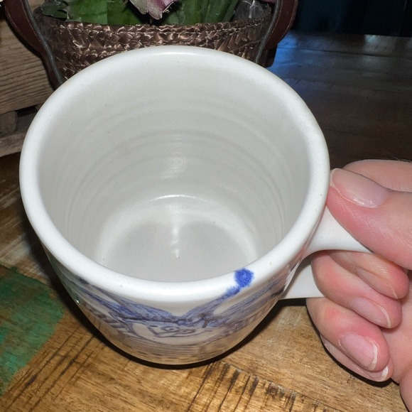 Stoneware blue and white jester mug. EXCELLENT pre-owned condition. - Picture 4 of 7